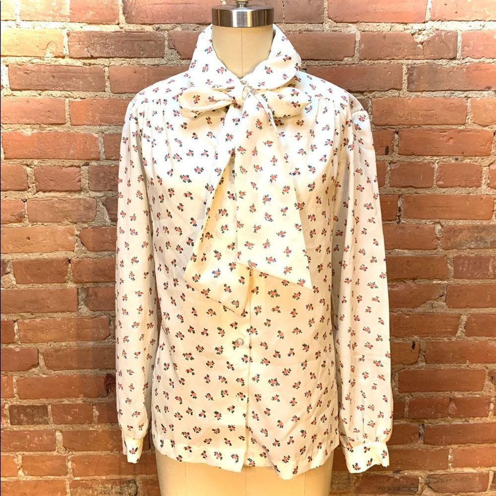 VINTAGE Sweet Cream Floral Blouse w/ Removable Tie